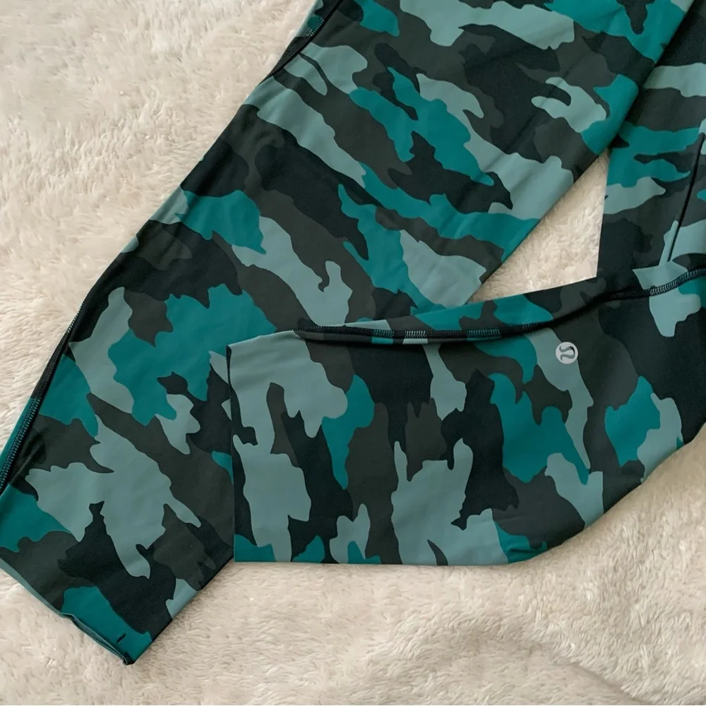NWT Lululemon Base Pace High-Rise Running Tight 25" Camo sz 14 - Picture 7 of 10